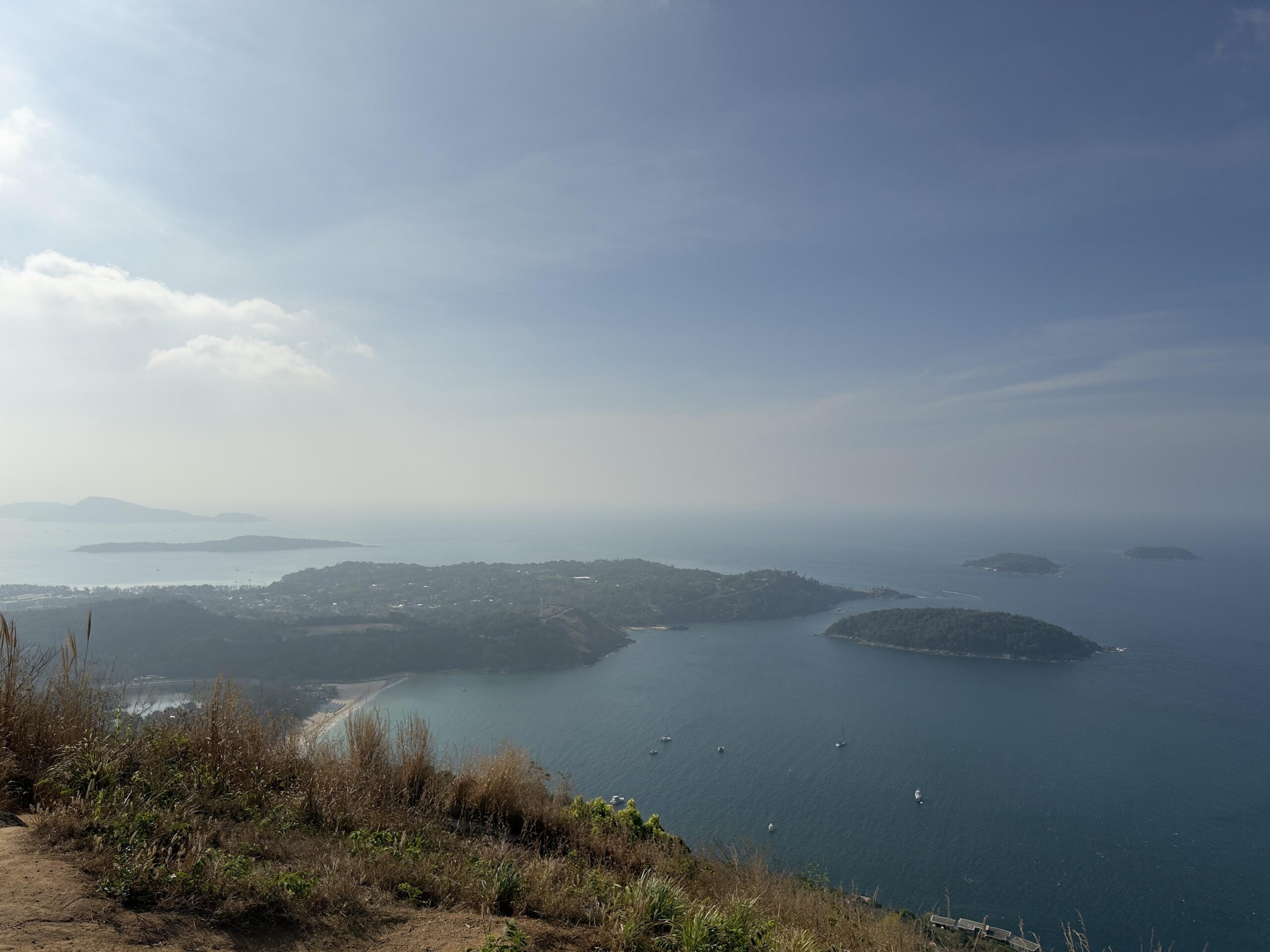 Ausbruch aus der Komfortzone: Mein Abenteuer auf dem Black Rock Viewpoint, Phuket